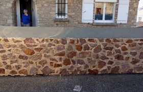 nettoyage de mur de rue